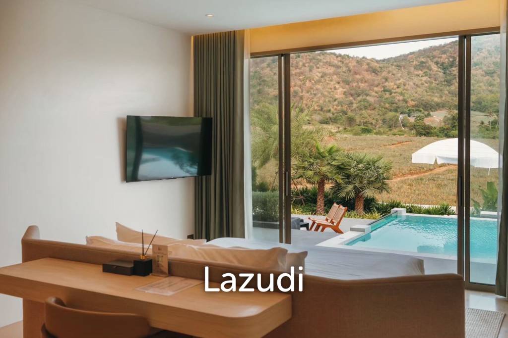 Pinepilla Pool Villa: Modern Luxury in Pranburi