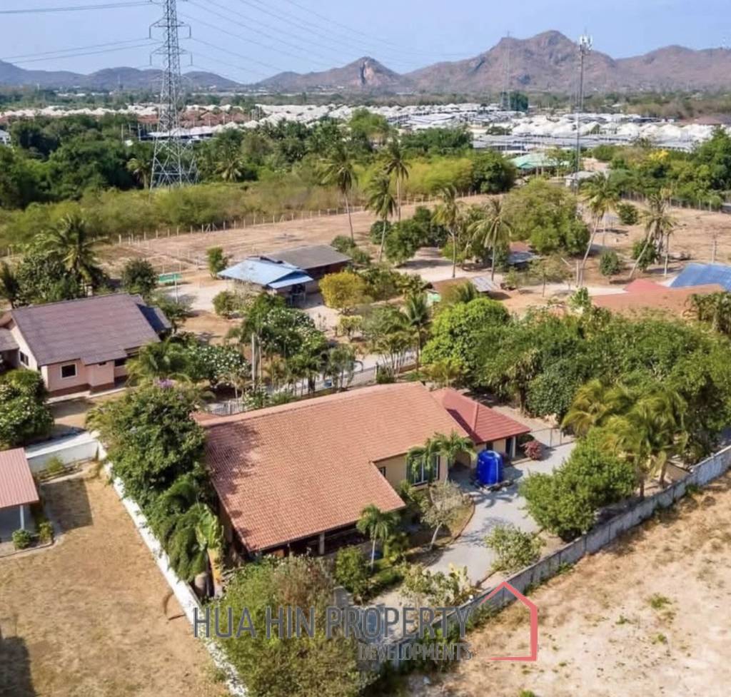 STAND ALONE VILLA ON SOI 88  : 3 bed on big land plot
