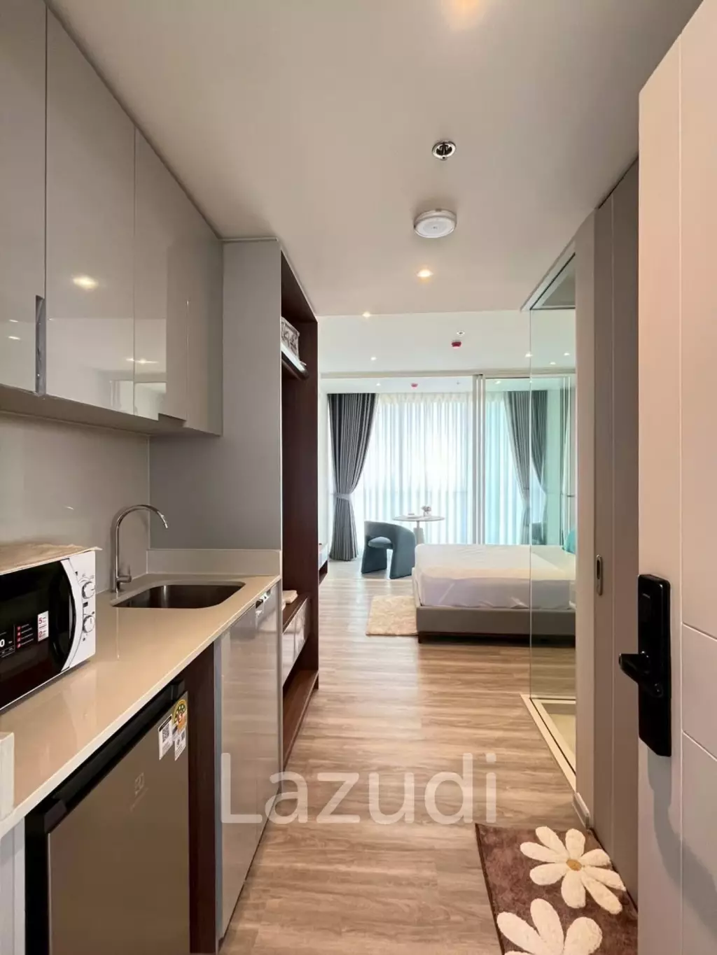 VEHHA Condo: Brand new Modern Sea View Studio