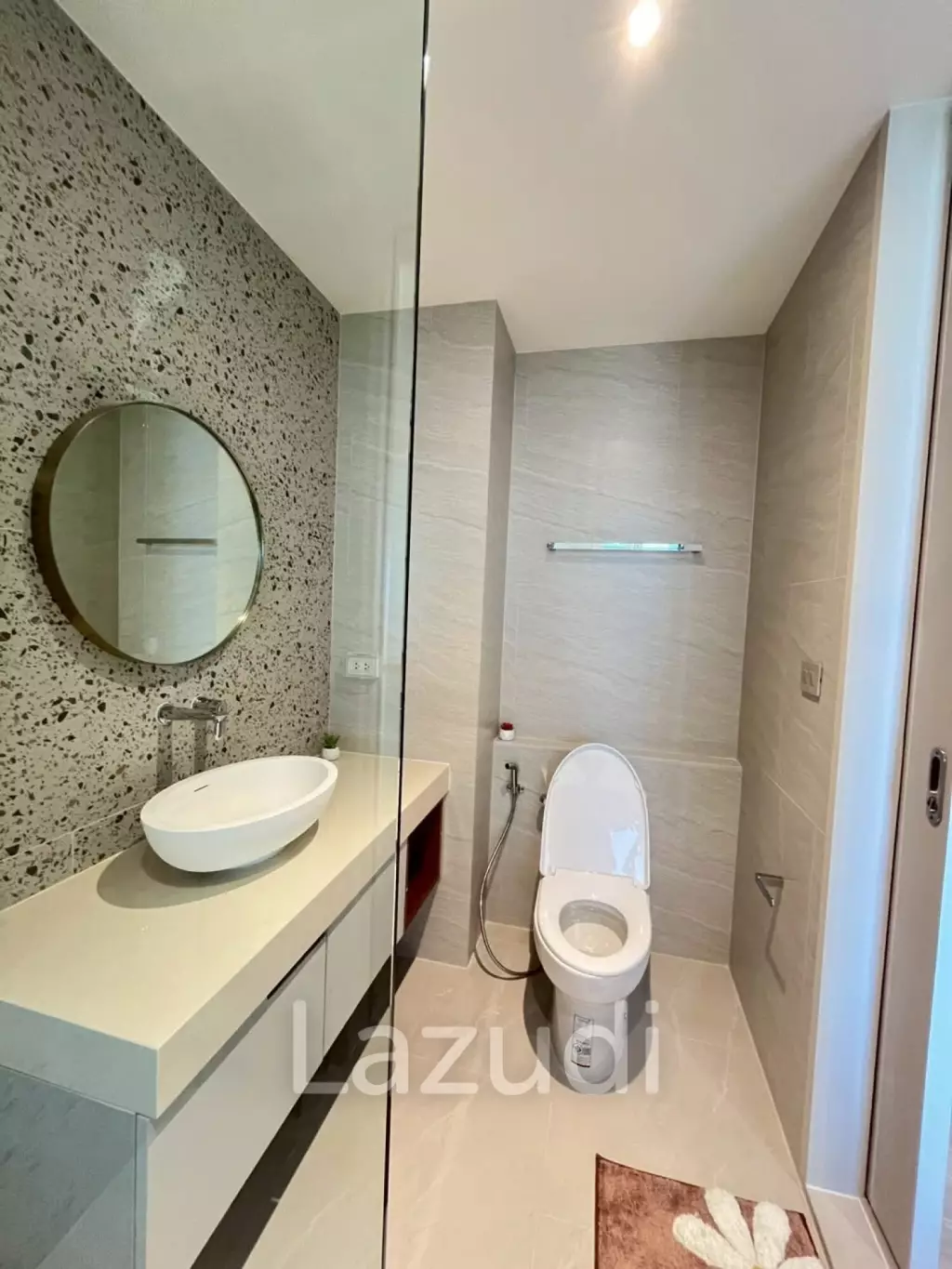 VEHHA Condo: Brand new Modern Sea View Studio