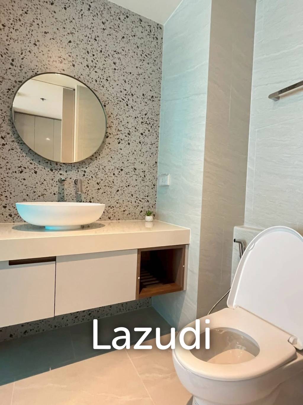 VEHHA Condo: Brand new Modern Sea View Studio