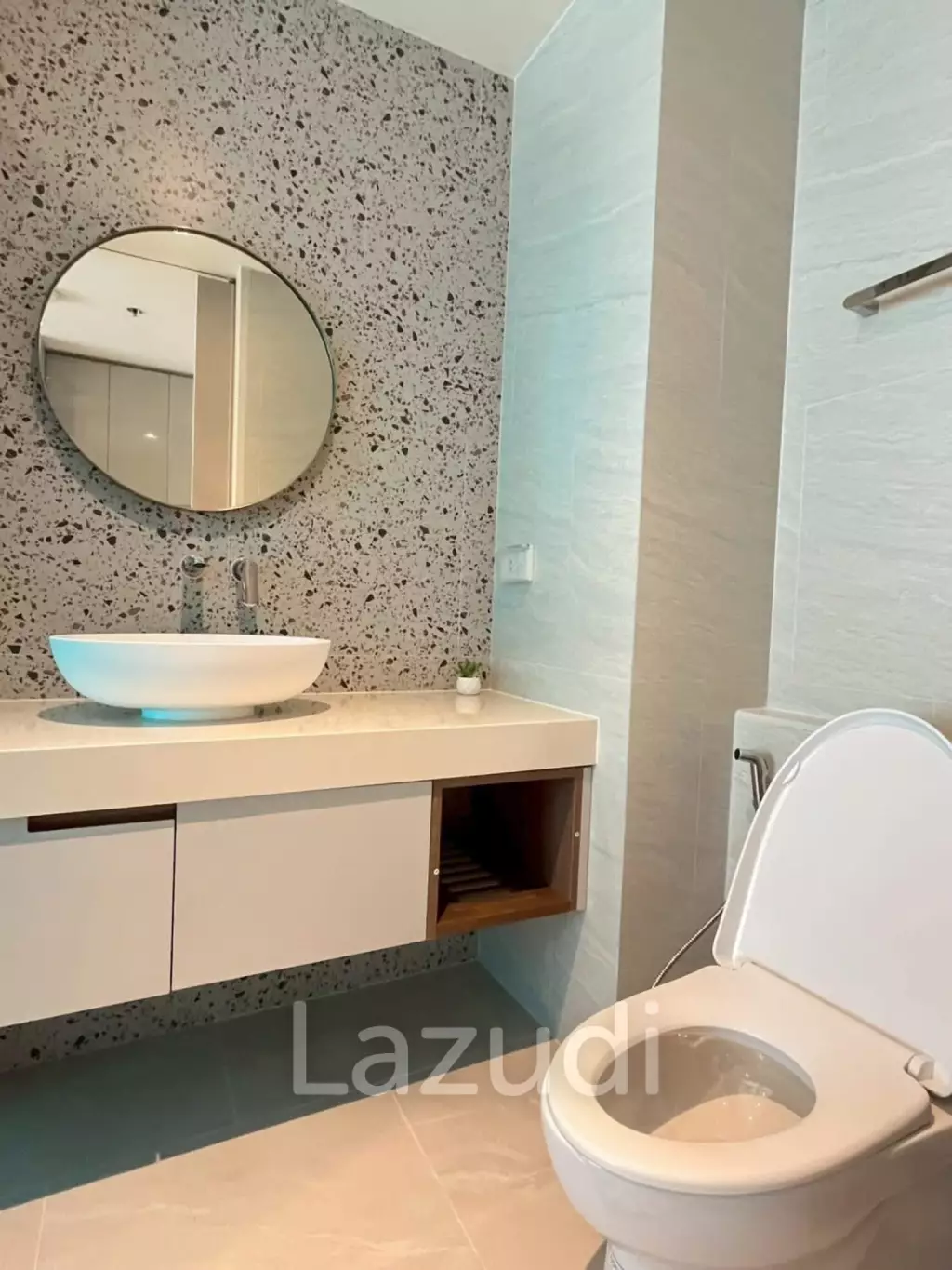 VEHHA Condo: Brand new Modern Sea View Studio