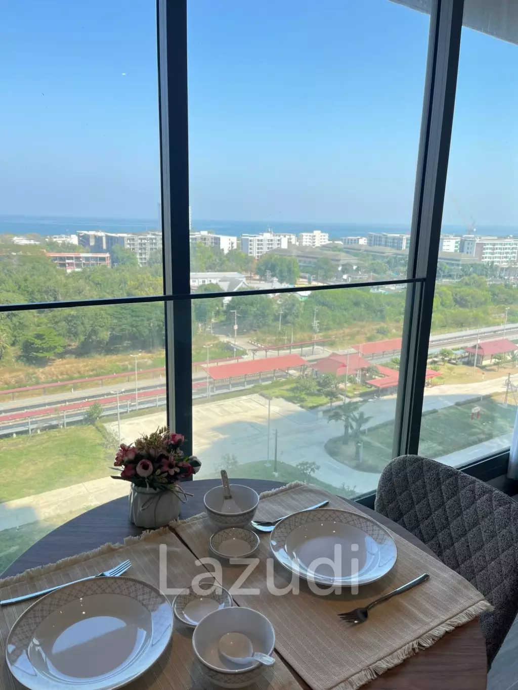 VEHHA Condo: Brand new Modern Sea View Studio