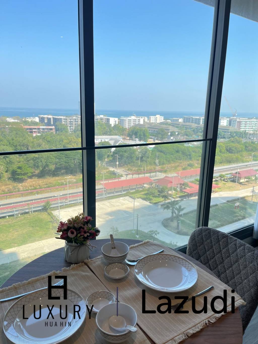 VEHHA Condo: Brand new Modern Sea View Studio
