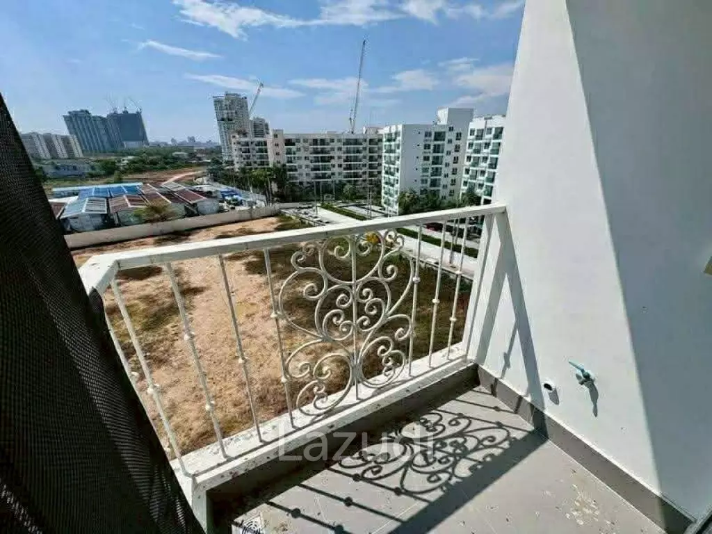 Resort-Style Condo for Sale The Orient Resort Pattaya