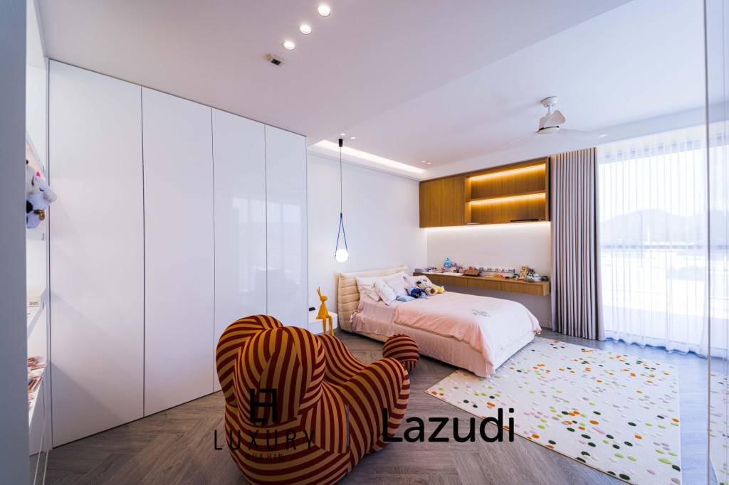 2,658 Kvm 4 Seng 6 Bad Villa for Salg