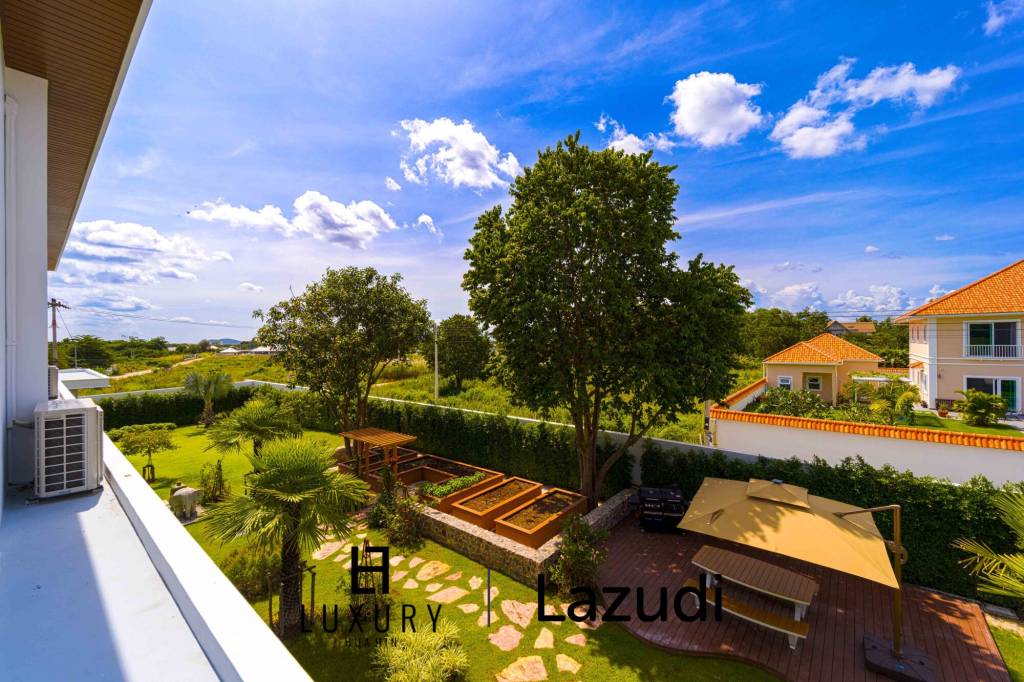 2,658 Kvm 4 Seng 6 Bad Villa for Salg