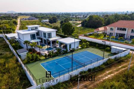 2,658 Kvm 4 Seng 6 Bad Villa for Salg