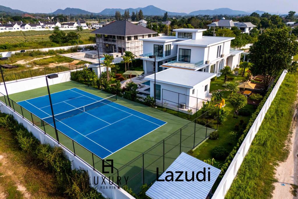 2,658 Kvm 4 Seng 6 Bad Villa for Salg
