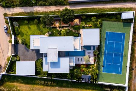 2,658 Kvm 4 Seng 6 Bad Villa for Salg