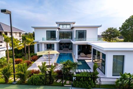 2,658 Kvm 4 Seng 6 Bad Villa for Salg