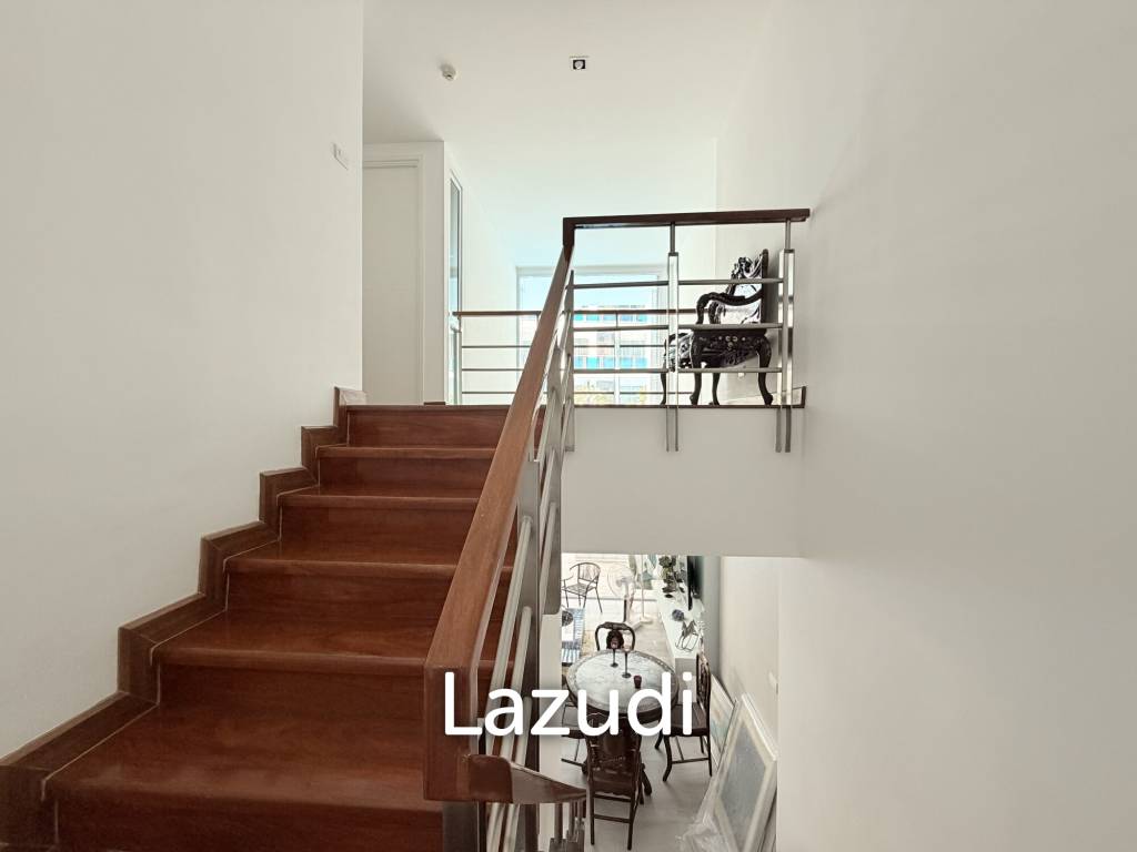 My Resort Condo : 2 Storeys with Direct Pool Access.