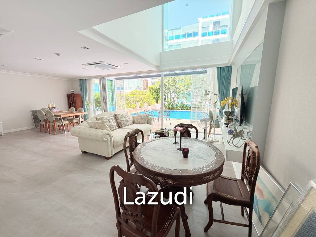 My Resort Condo : 2 Storeys with Direct Pool Access.