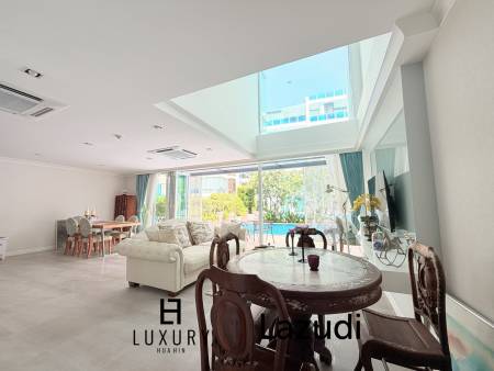 My Resort Condo : 2 Storeys with Direct Pool Access.