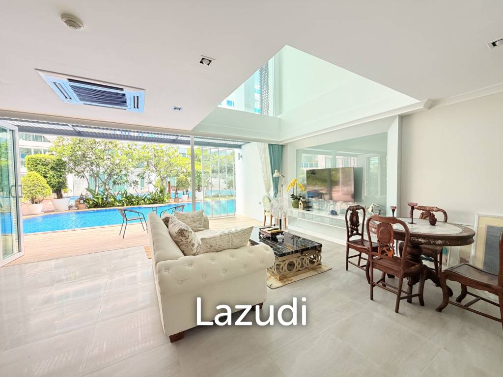 My Resort Condo : 2 Storeys with Direct Pool Access.