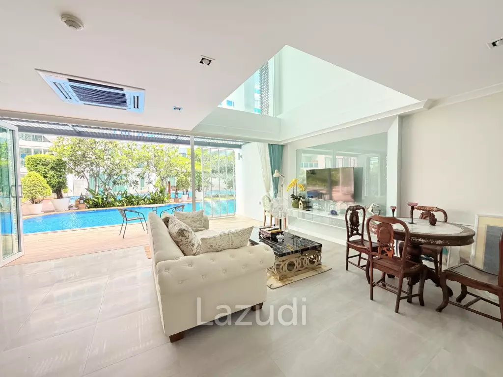 My Resort Condo : 2 Storeys with Direct Pool Access.
