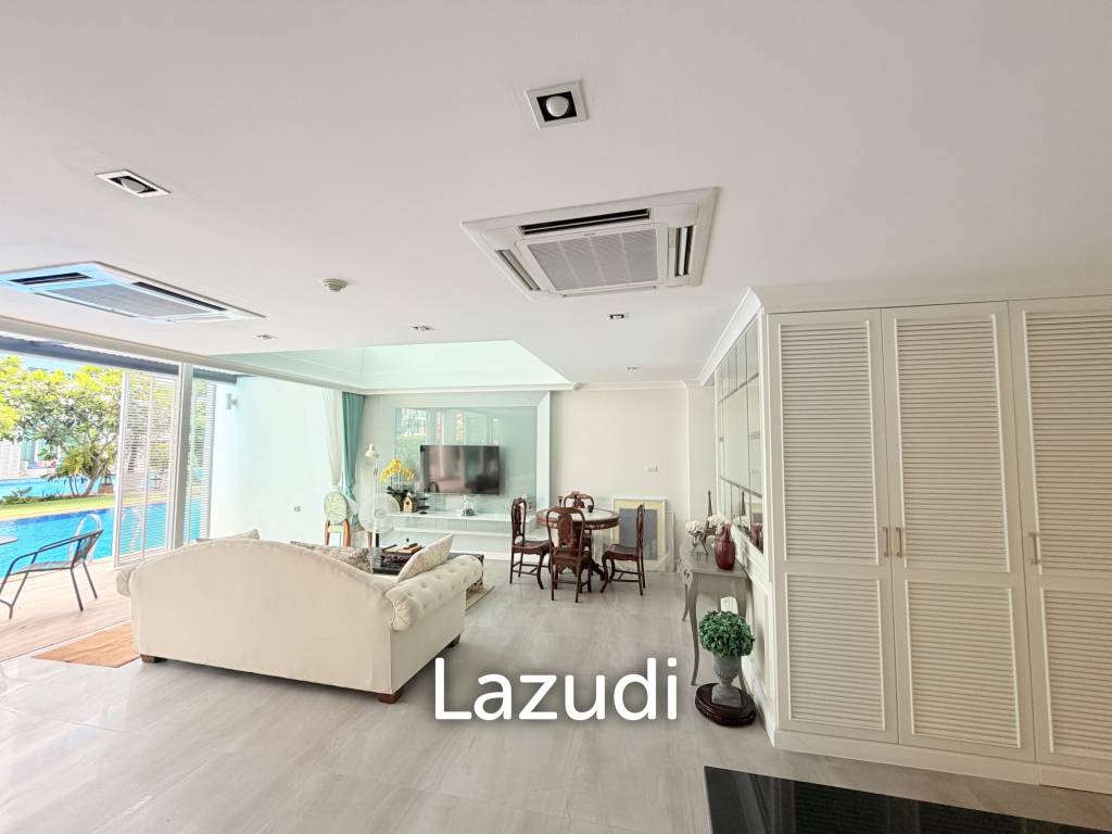 My Resort Condo : 2 Storeys with Direct Pool Access.