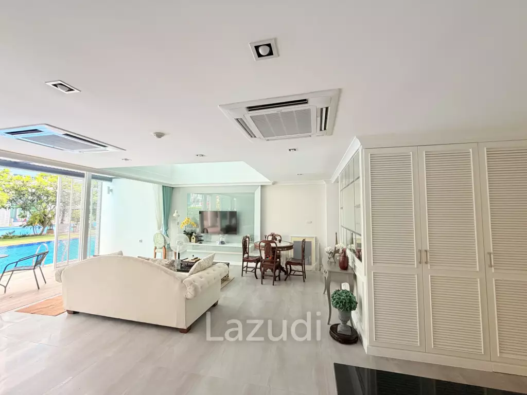My Resort Condo : 2 Storeys with Direct Pool Access.