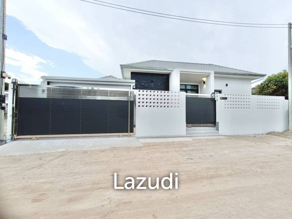 LUXURY POOL VILLA IN THE HEART OF HUA HIN ON SOI 94