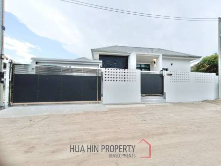 LUXURY POOL VILLA IN THE HEART OF HUA HIN ON SOI 94