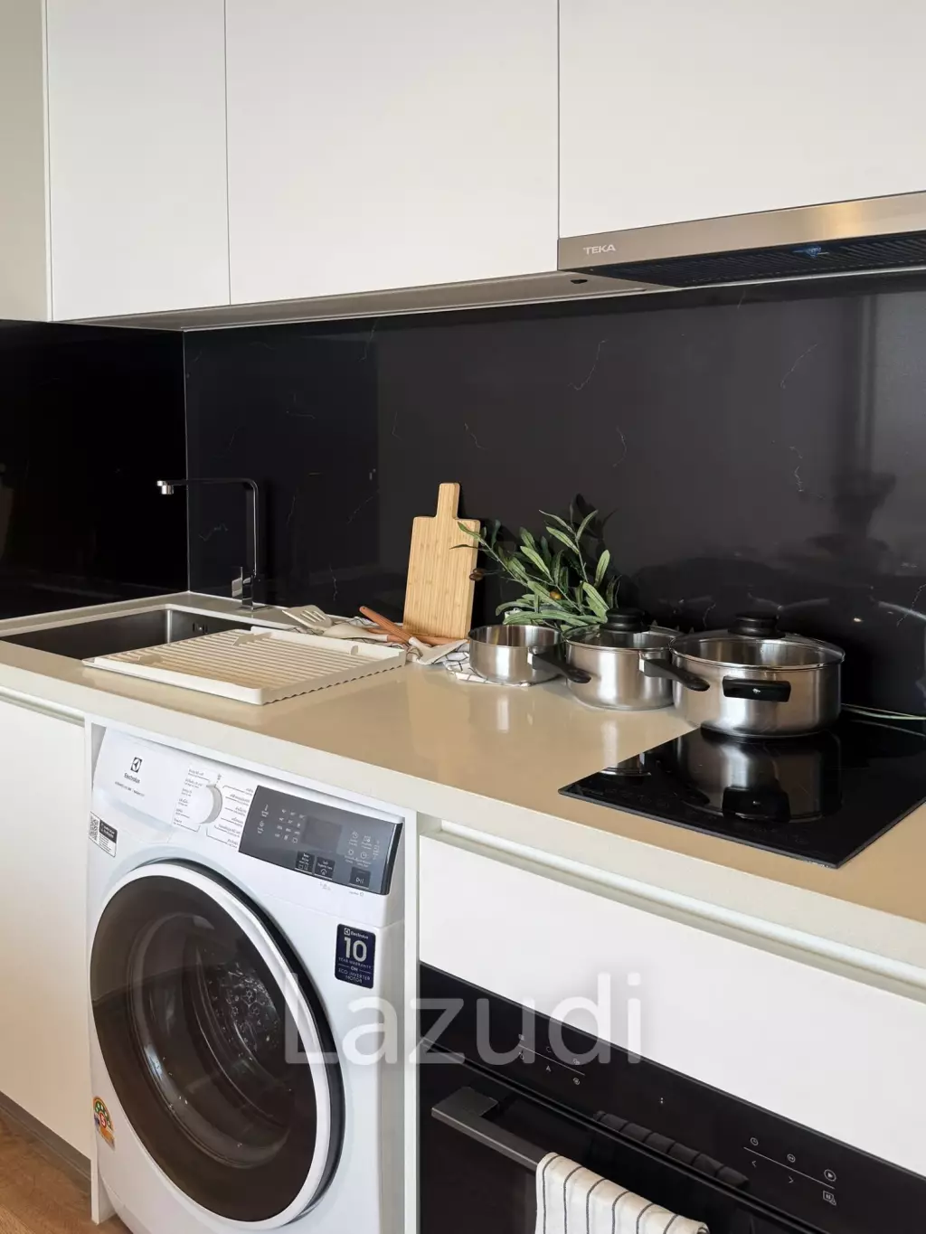 32 Sqm 1 Bed Noble Form Thonglor