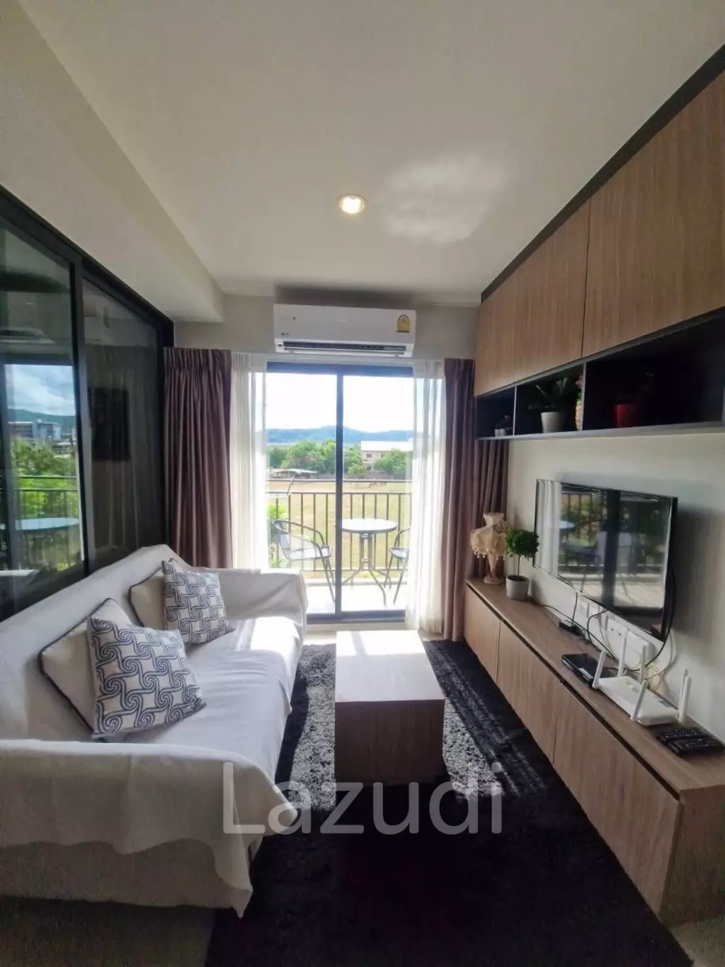 La Casita Condo : Modern Comfort Close to bangkok Hospital.