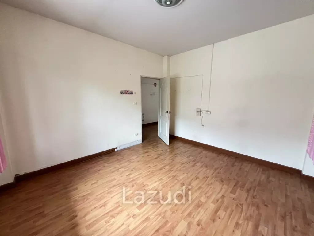 ขายบ้าน 2 ชั้น 3 ห้องนอน ในโครงการสินธานี 8 ใกล้ตัวเมือง