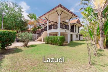 ROYAL GARDEN RESORT : 2 Storey 4 Bed Villa near town