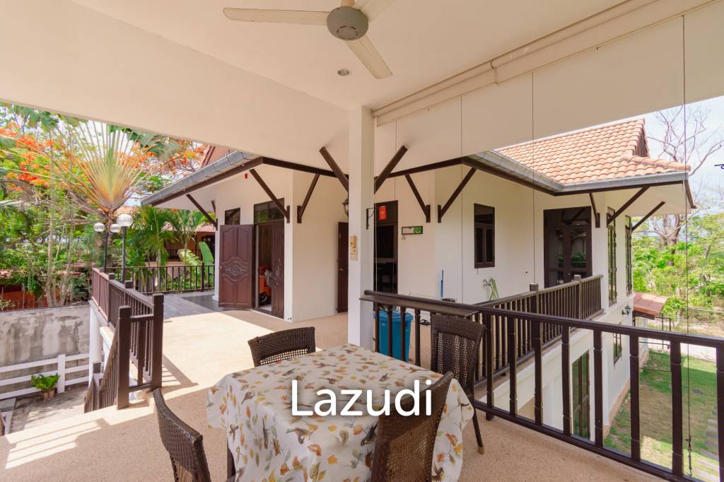 ROYAL GARDEN RESORT : 2 Storey 4 Bed Villa near town