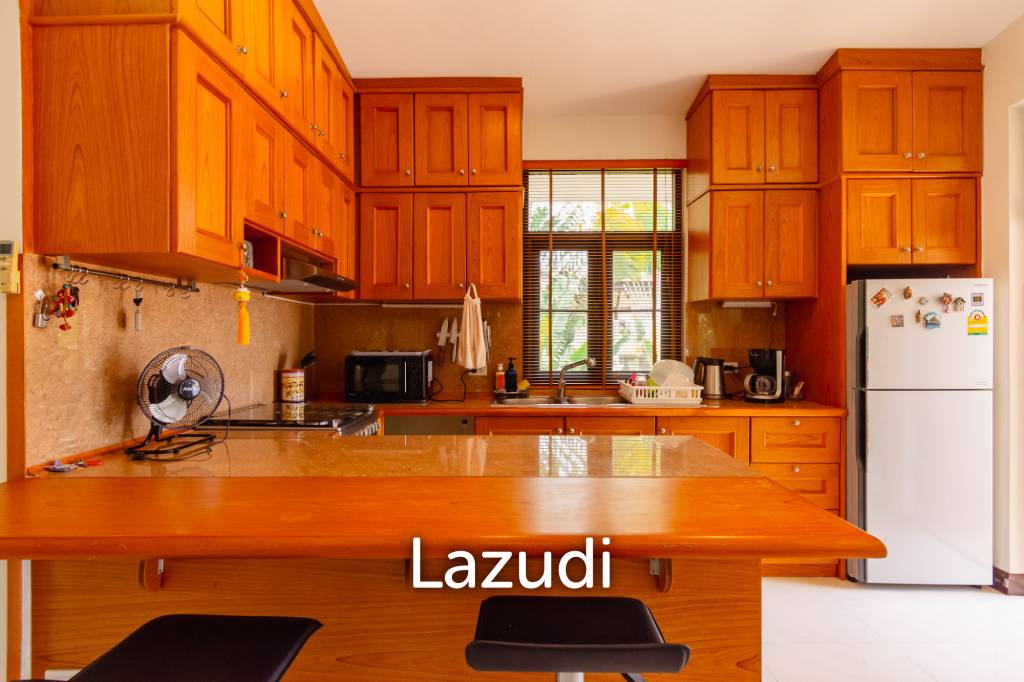 ROYAL GARDEN RESORT : 2 Storey 4 Bed Villa near town