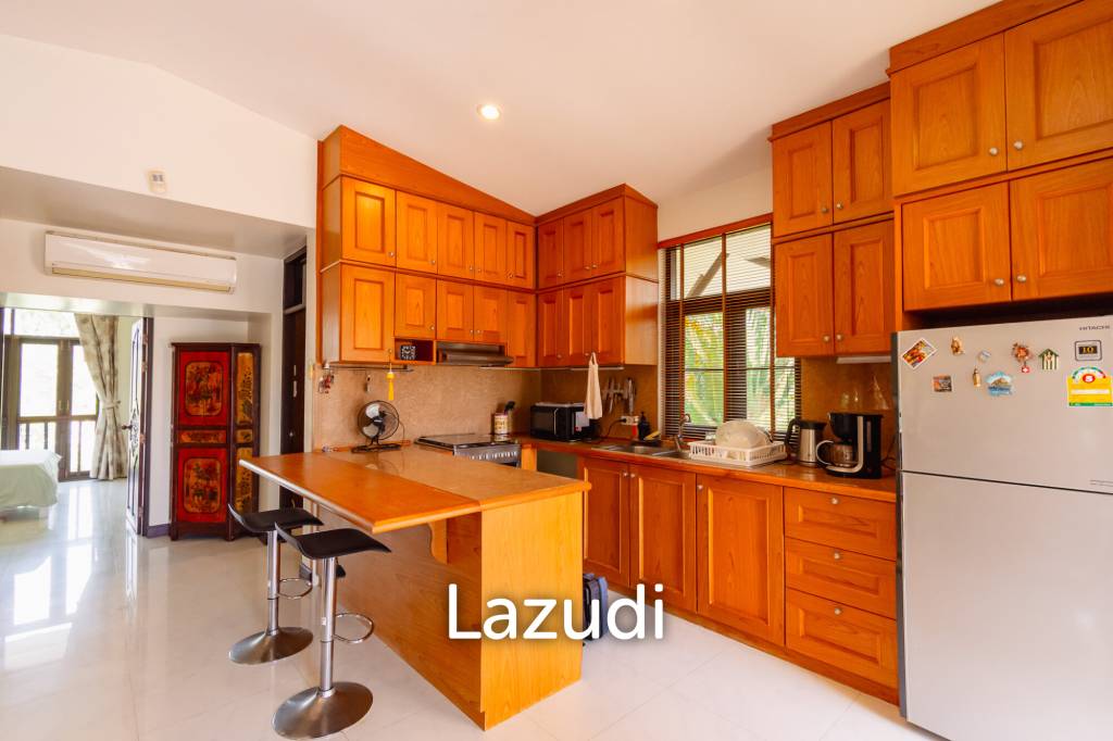 ROYAL GARDEN RESORT : 2 Storey 4 Bed Villa near town