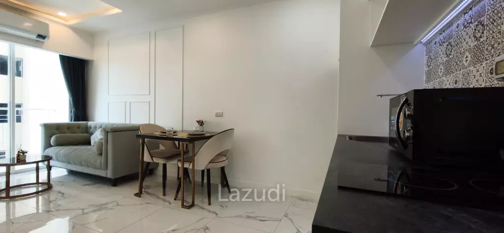 Luxury Living Empire Tower Pattaya 1BR on 2nd Floor