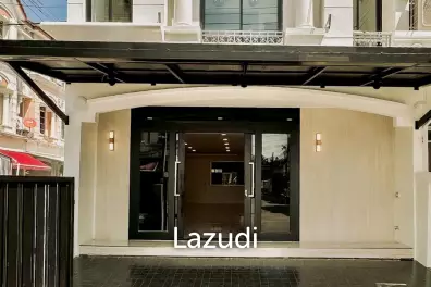 260 sqm modern townhouse in Wang Thonglang Bangkok