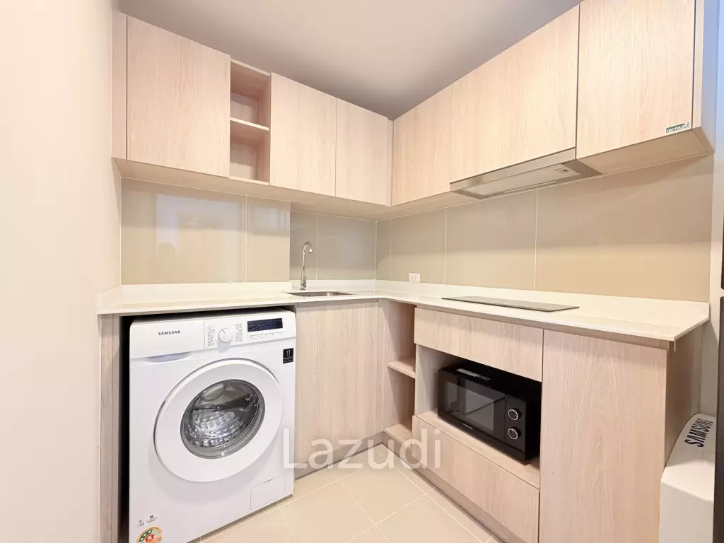 Cabanas Condo : Modern 2 Bedroom close to the beach.
