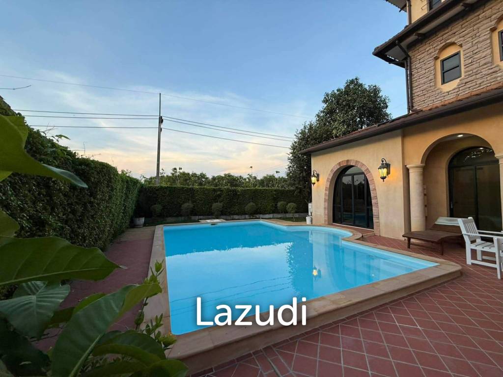 Experience the Charm of the Italian Countryside in Nusa