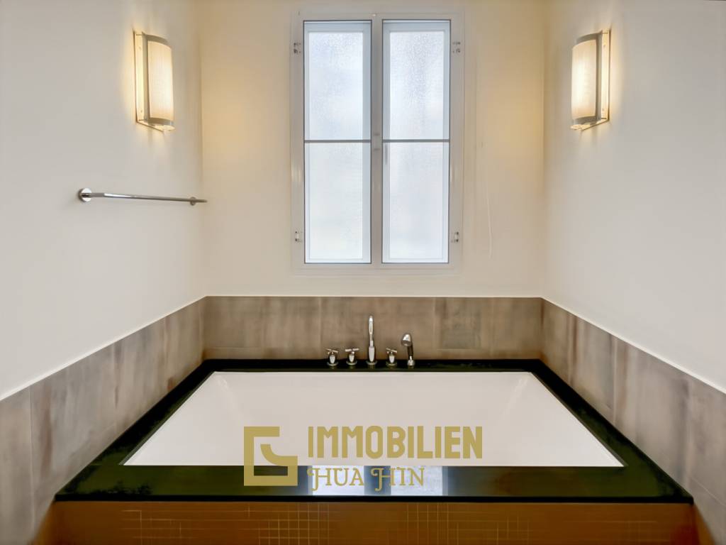 À louer / accès direct à la piscine / surface habitable de 150 m²