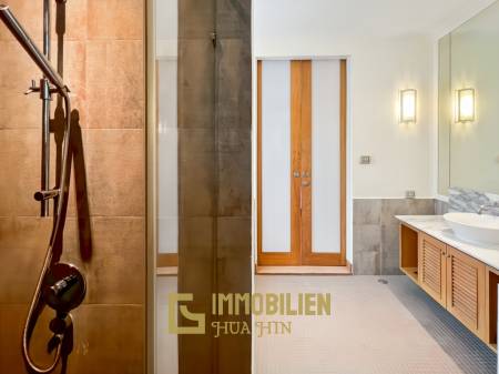 À louer / accès direct à la piscine / surface habitable de 150 m²
