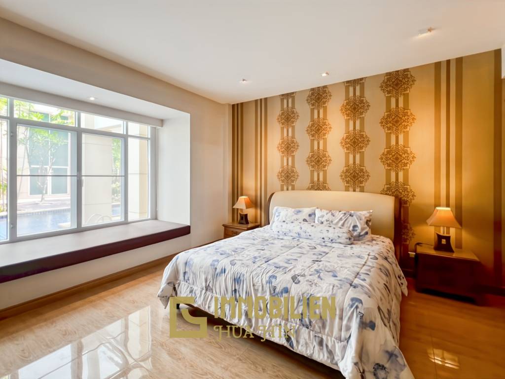 À louer / accès direct à la piscine / surface habitable de 150 m²
