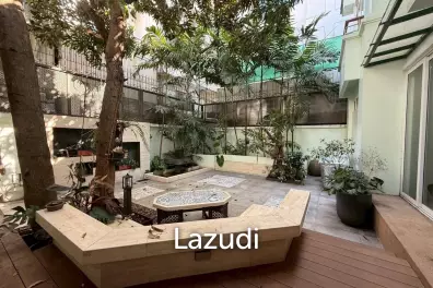 284 sqm home office with courtyards in Khlong Toei Bangkok