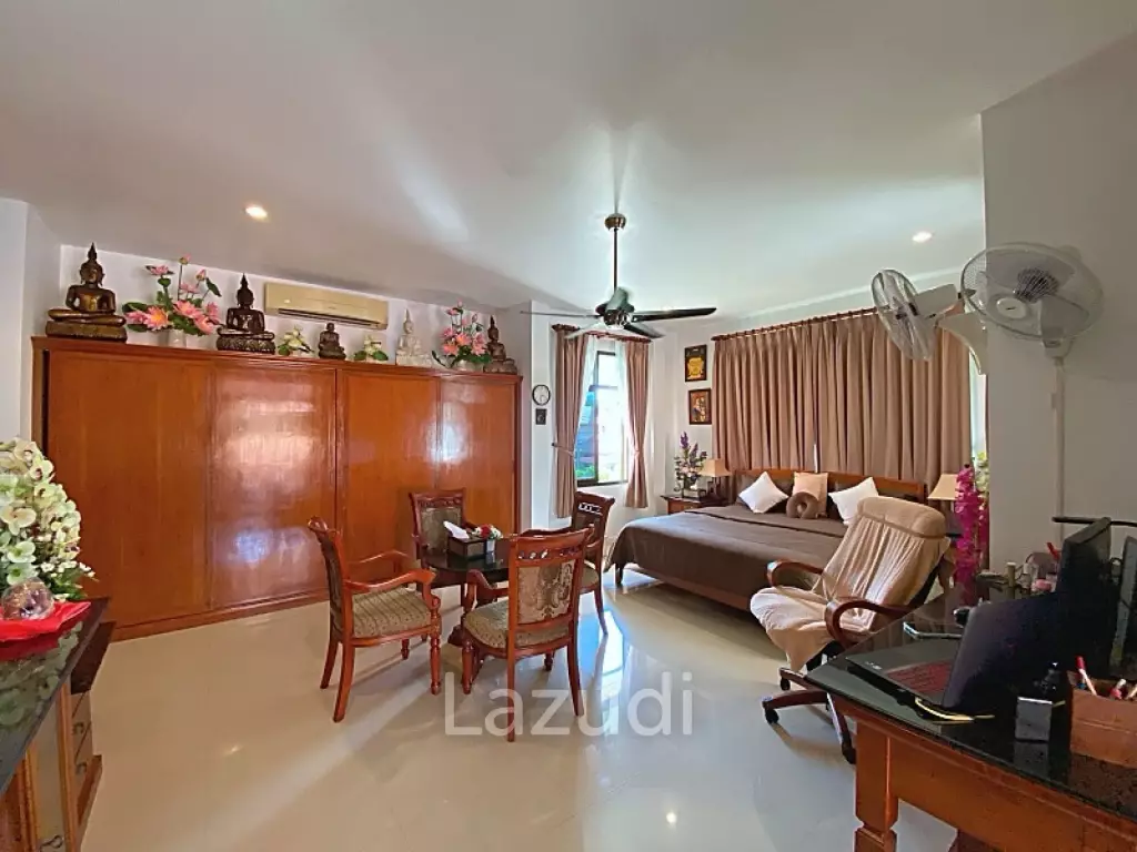 500 sqm 3 bedroom pool villa in Nong Khae Hua Hin