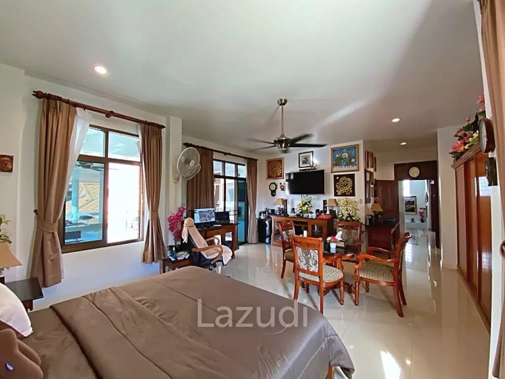 500 sqm 3 bedroom pool villa in Nong Khae Hua Hin