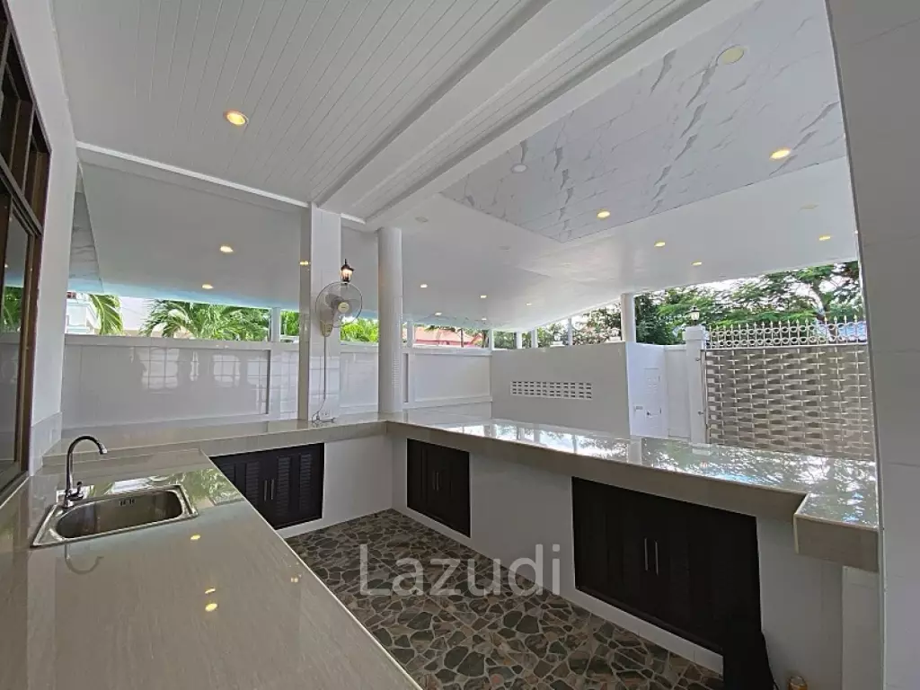 500 sqm 3 bedroom pool villa in Nong Khae Hua Hin