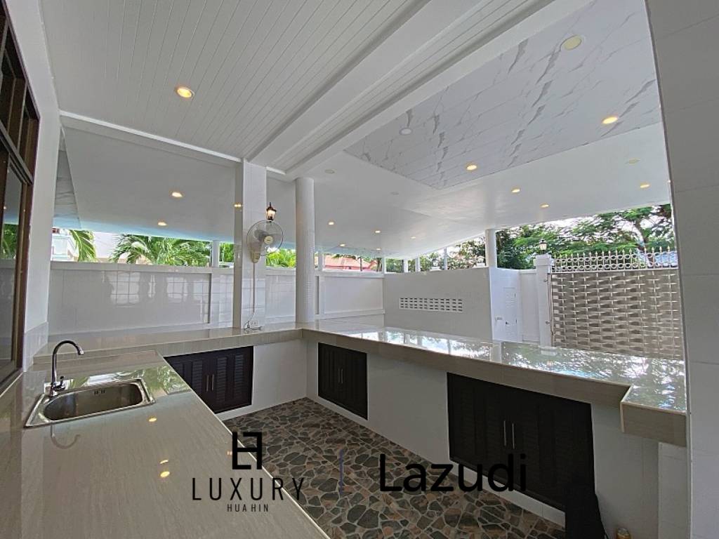 500 sqm 3 bedroom pool villa in Nong Khae Hua Hin
