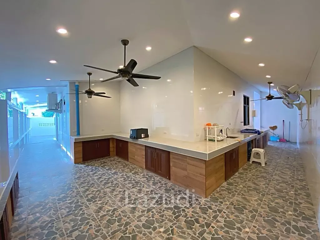 500 sqm 3 bedroom pool villa in Nong Khae Hua Hin