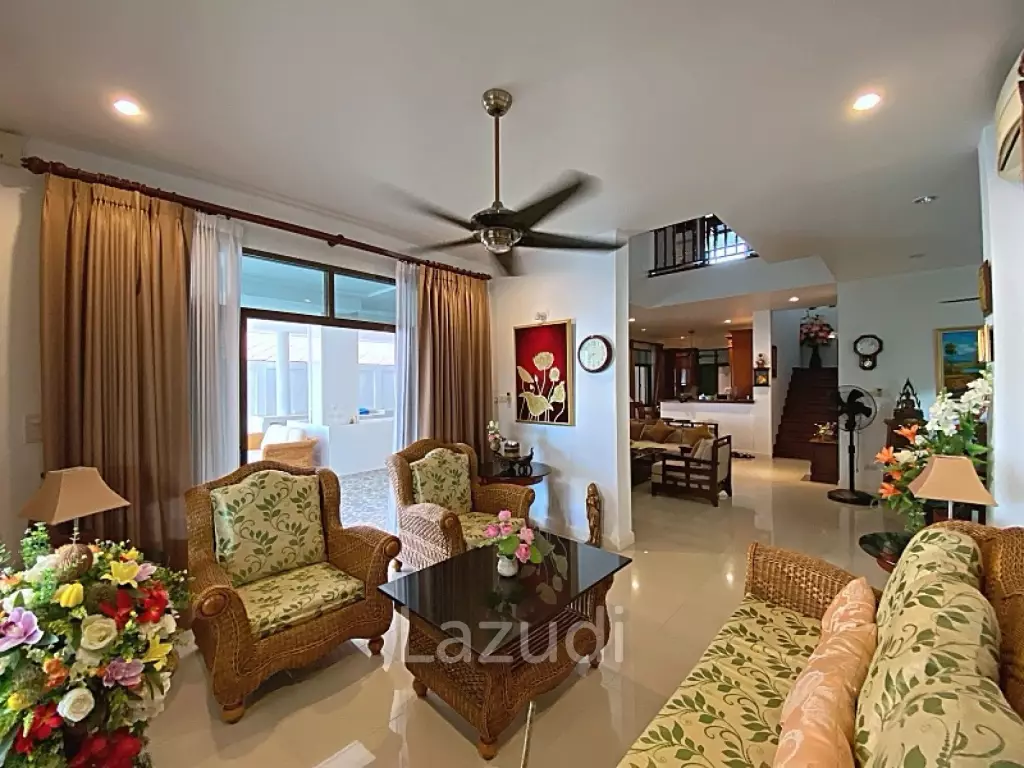 500 sqm 3 bedroom pool villa in Nong Khae Hua Hin
