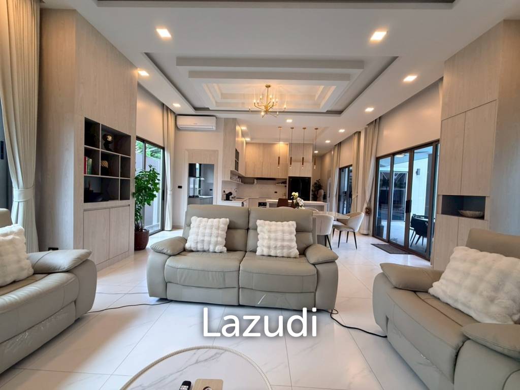 Luxury 4-Bedroom Pool Villa in Chaiyapron Withi, Pattaya