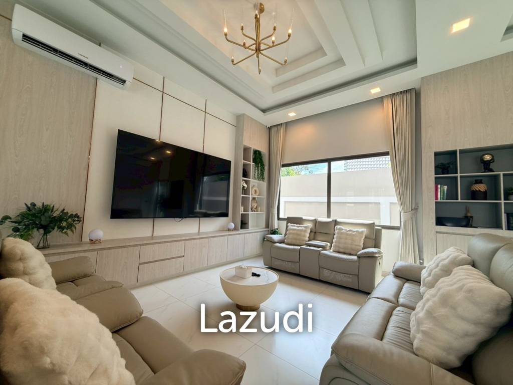 Luxury 4-Bedroom Pool Villa in Chaiyapron Withi, Pattaya