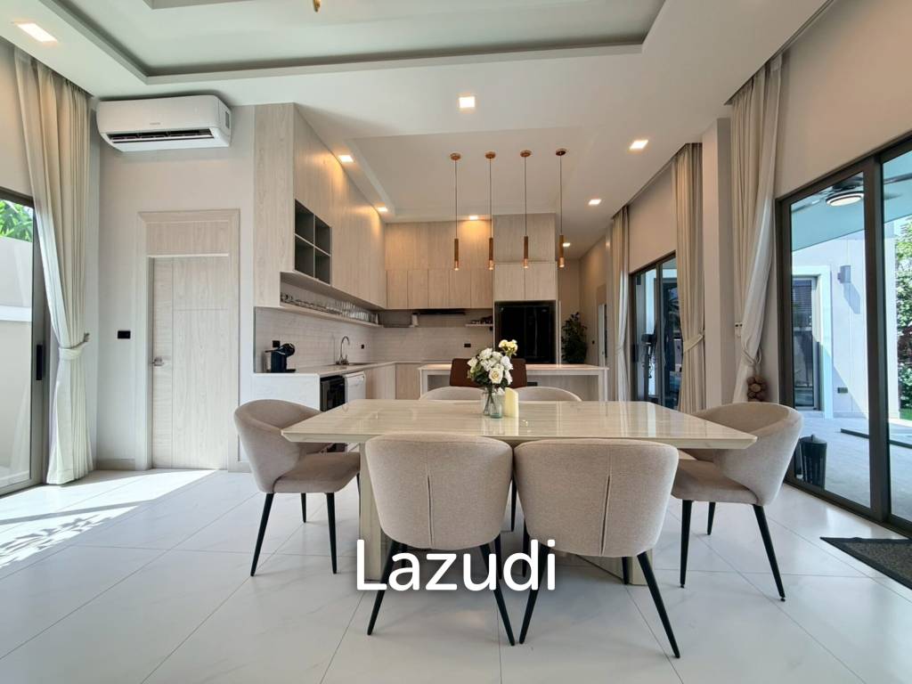 Luxury 4-Bedroom Pool Villa in Chaiyapron Withi, Pattaya
