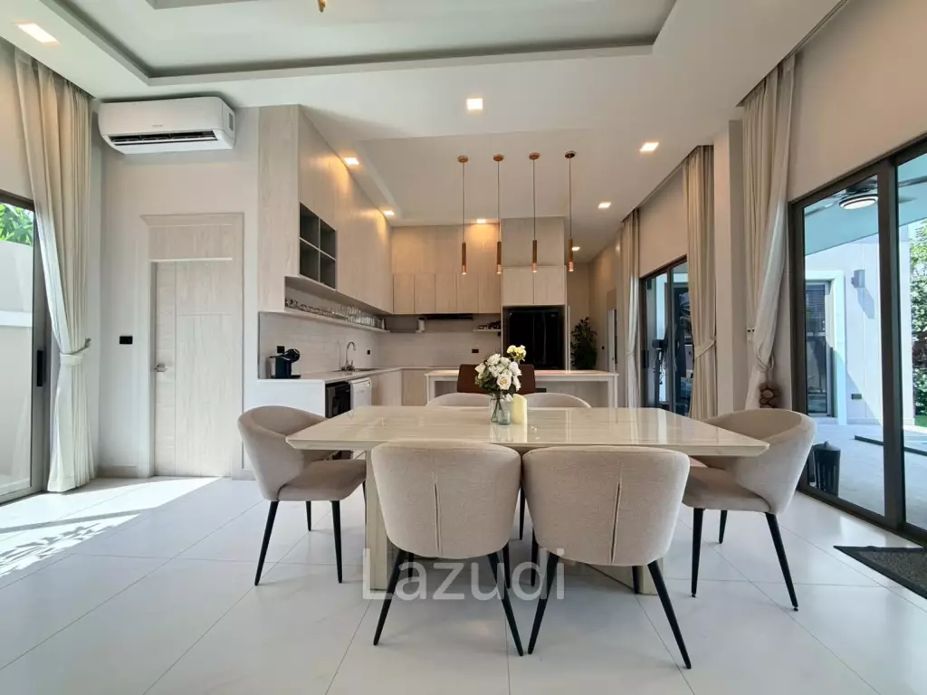 Luxury 4-Bedroom Pool Villa in Chaiyapron Withi, Pattaya