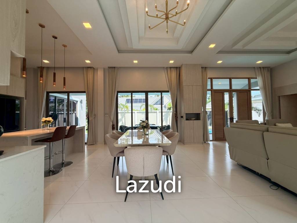 Luxury 4-Bedroom Pool Villa in Chaiyapron Withi, Pattaya